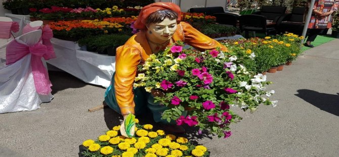 Bayındır MYO Çiçek Festivaline Renk Kattı