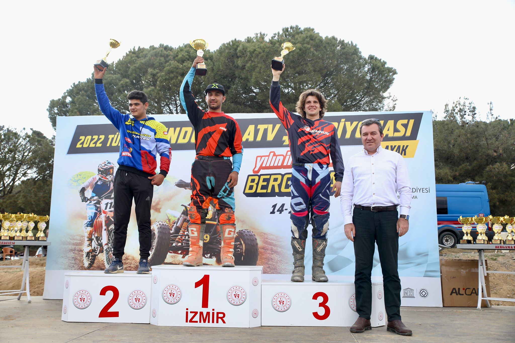 Bergama'da Türkiye Enduro ATV Şampiyonası'nın ilk ayak yarışları tamamlandı