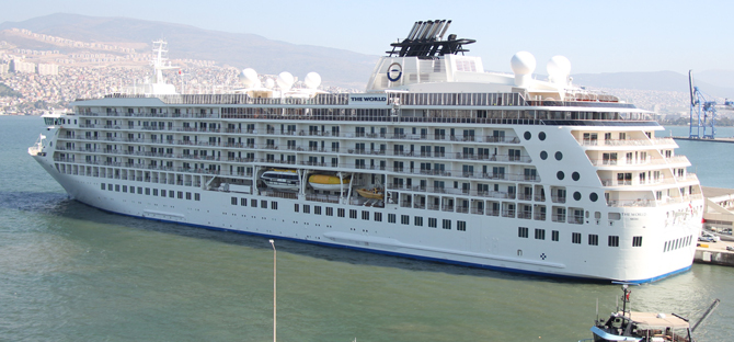 2023’ün ilk kruvaziyer gemisi İzmir Limanı’nda