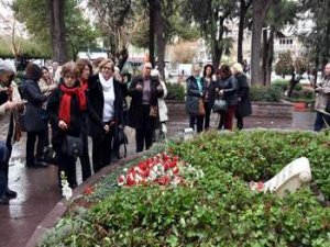 Edremit CHP, Zübeyde Hanımı Mezarı Başında Andı