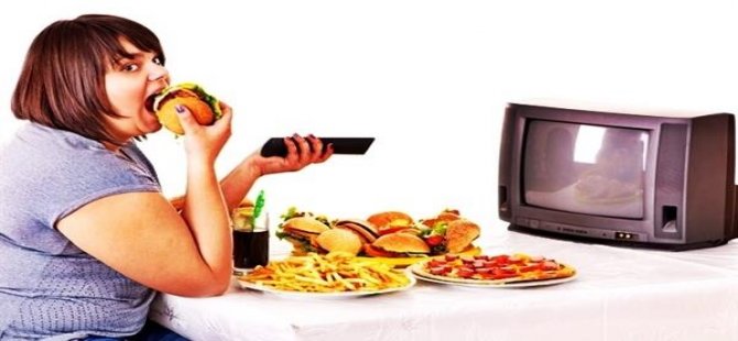 Televizyon İzlerken Yemek Yemek Obeziteye Neden Oluyor