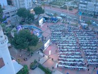 İzmir Büyükşehir Belediyesi’nin iftar sofrası Aliağa’da kuruldu