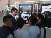 Kınık’ta Atatürk Fotoğrafları Sergisi Yoğun İlgi Gördü