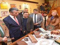 Edremit Belediyesi Ahşap Boyama Kursu Sergisi Açıldı