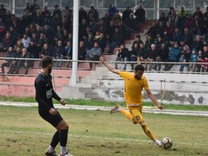 Aliağaspor FK Sahasında Golsüz Berabere Kaldı