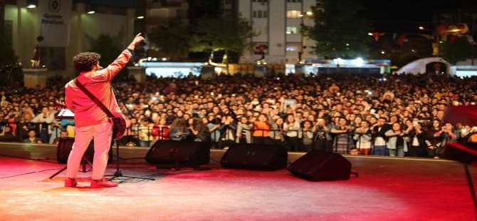 Gaziemir’in Şenliğine Buray’la Muhteşem Açılış