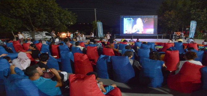 Aliağa’da Açık Hava Yaz Sinema Günleri Başladı