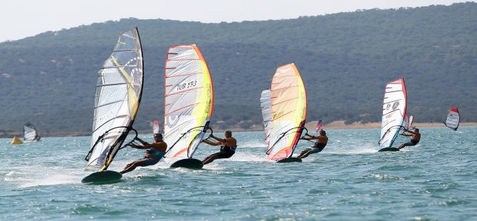 Rüzgâr Sörfü Türkiye Ligi’nde Ayvalık Rüzgârı Esti