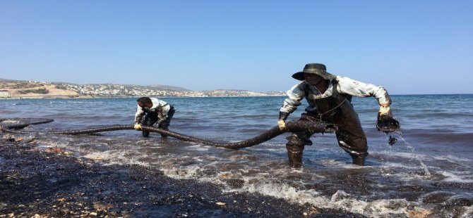 Foça’yı Kirleten Geminin 18 Mürettebatı İfadeye Çağrıldı