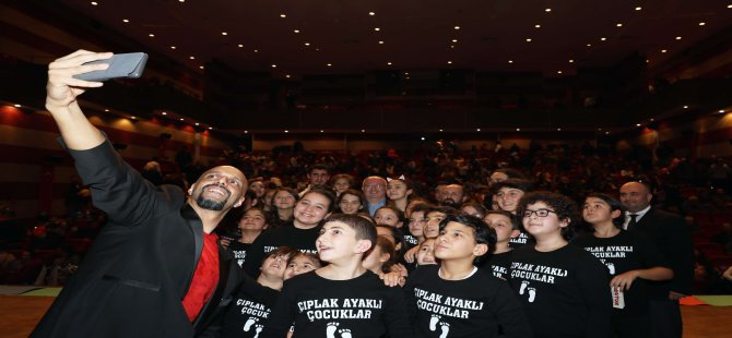 Çocuklar Hem Güldürdü Hem Düşündürdü