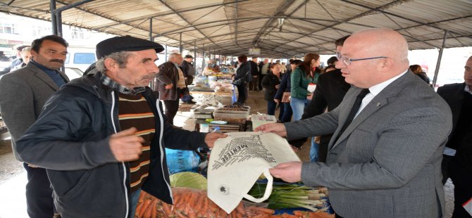 Menteşe Belediyesi’nden Çevre Dostu Bez Çanta Dağıtımı