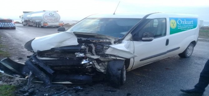 İzmir’de İki Ayrı Trafik Kazası: 5 Yaralı