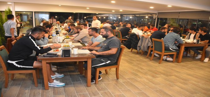 Aliağaspor Fk Moral Ve Motivasyon Yemeğinde Bir Araya Geldi