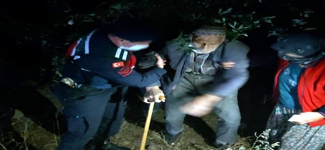 Aliağa’da Kaybolan Yaşlı Adamı Jandarma Buldu