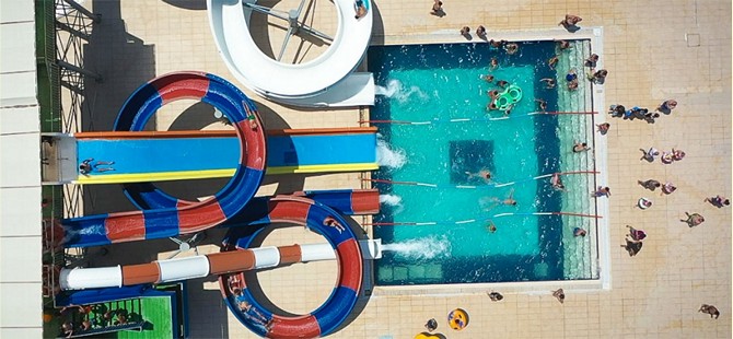 Bergama Belediyesi’nin işlettiği Aquapark hizmette