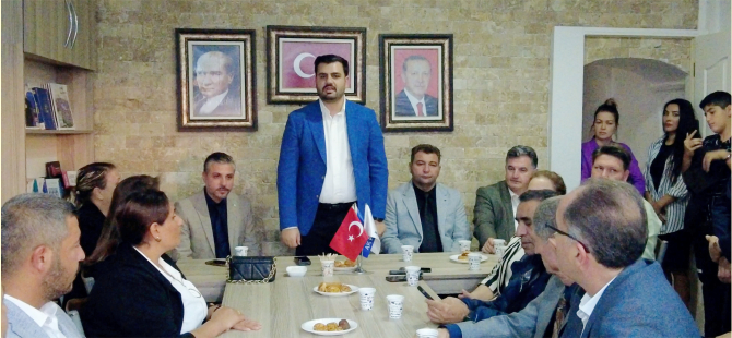 AK Partili İnan Foça ilçe başkanlığını ziyaret etti