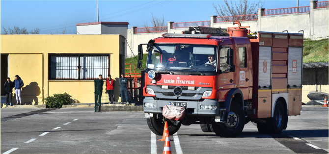 Bileklerinin hakkıyla itfaiyeci olacaklar