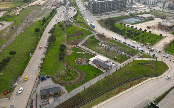 Aliağa’da Rengârenk Bir Bahçe: Green Park