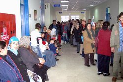 Aliağa’da Hastane Kuyruğu Bıktırdı
