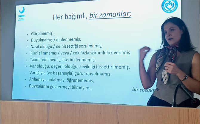 Aliağa Belediyesi'nden Ailelere Ergenlik İletişimi Semineri