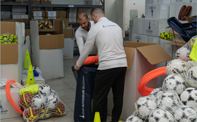 İzmir’de amatör spora 25 milyonluk can suyu