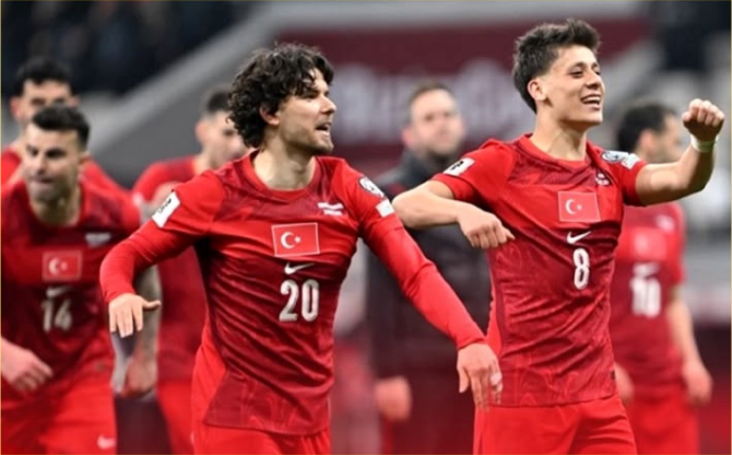 İzmir'de dünya kupası heyecanı dev ekranlarda yaşanacak