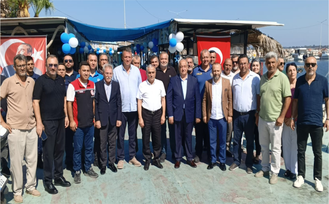 Aliağa'da Balıkçılar Yeni Sezon İçin "Vira Bismillah" Dedi