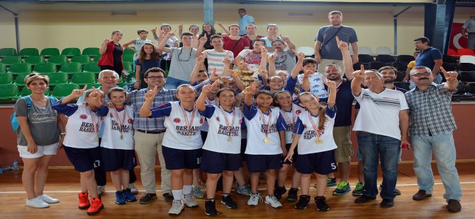 Bergama Basketinin Altın Jenerasyonu İzmir İl Şampiyonu