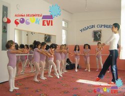 Çocuk Evi'nde Bale Eğitimi