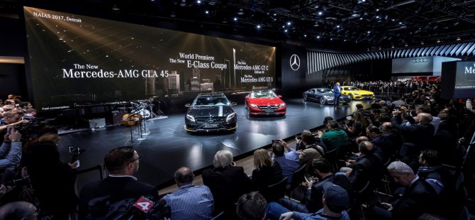 Mercedes-Benz 2017 Detroit Otomobil Fuarı'nda...
