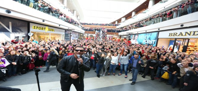 ​Rafet El Roman, Point Bornova Ziyaretçilerini Coşturdu!