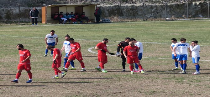 Foça Belediye Spor - Poyracık Bilir Altay Spor ile berabere kaldı.