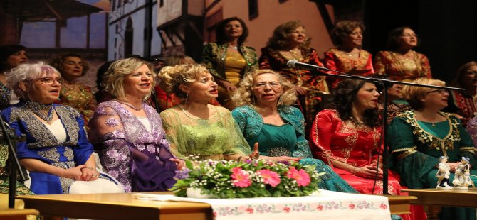 Nilüfer Belediyesi Kadın Korosu Gezek Kültürünü Sahneye Yansıttı