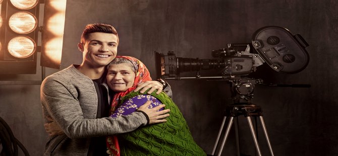 Ronaldo Türk Telekom için oynadı, Ümmiye Teyze reklam filmini yönetti
