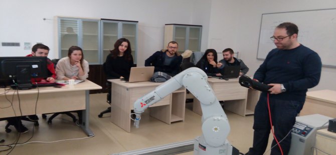 İnsan Kolu Ve 3d Joystick İle Kontrol Edilen Robotlar