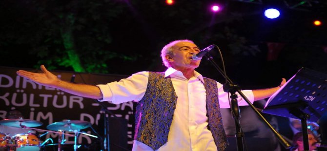 Dikili Festivali Edip Akbayram’ın Muhteşem Konseriyle Başladı