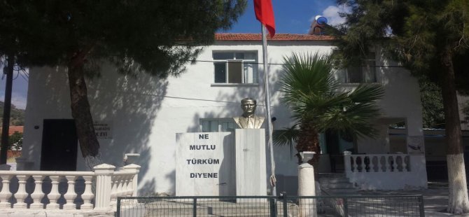 Uzunhasanlar’a "Atatürk" Büstü