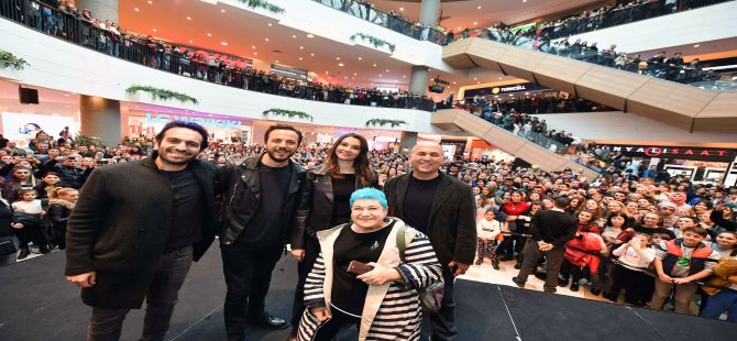 Cebimdeki Yabancı Oyuncuları İzmir’de Coşkuyla Karşılandı!