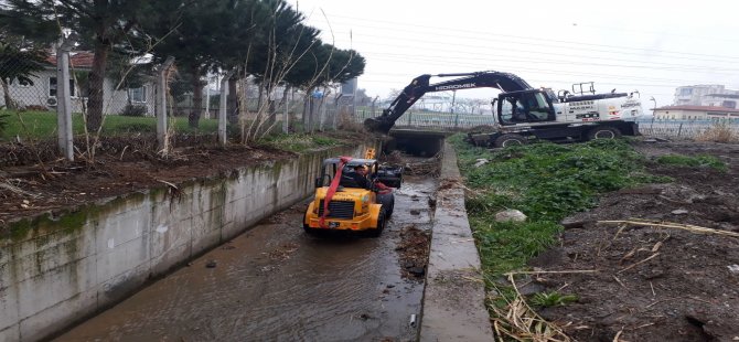 Barbaros Mahallesi’nde Dere Temizliği Başladı