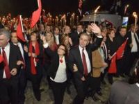 İzmir "Cumhuriyet meşalesi" ile aydınlandı