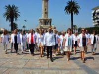 İzmir Eczacı Odası'nda Kılıçlar Çekildi