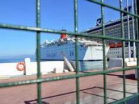 Barış Gemisi Kuşadası’na Geldi