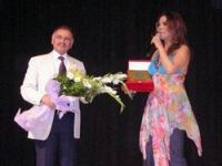 İletişimde İzel Coşkusu