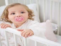 Bebeklerde Nasıl Emzikler Tercih Edilmeli