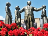 Aliağalılar Mustafa Kemal Atatürk'ün Aliağa'ya Gelişini Kutladı