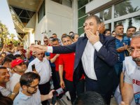 Başkan Tugay müjdeyi verdi: Tüm işçiler geri alınacak
