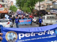 Aliağa'da 1 Mayıs coşkusu: İşçiler talepleri için yürüdü