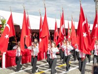 İzmir’de Cumhuriyet coşkusu meydanlara sığmadı