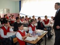 Kaya, Öğrencileri Sevindirdi