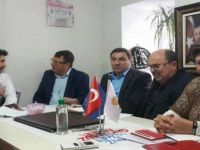 Foça AK Parti'de 'Sen, ben, bizim oğlan'la yola devam!